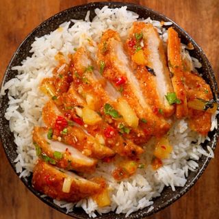 Arroz Blanco Con Pollo Frito