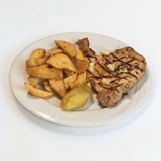 Pastrama de porc cu garnitura