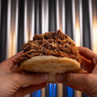 Arepa de Carne Mechada