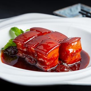 红烧肉 Panceta cocida a baja temperatura en salsa de ciruela 