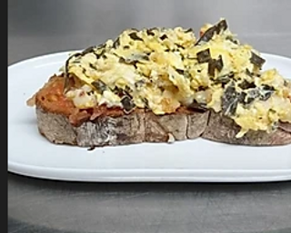 Tosta Revuelta Con Gambas Y Algas