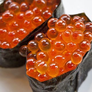 Gunkan De Hueva De Salmón (2 Pzs.)