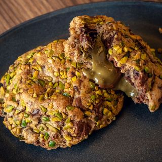 Cookie artizanal fistic cu ciocolată