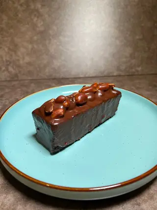 Десерт "Сникерс"