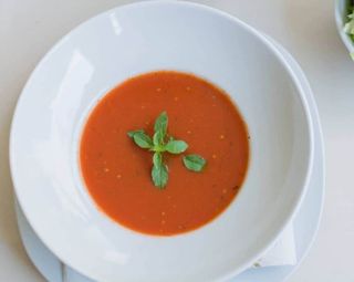 Paradajz supa s mozzarellom