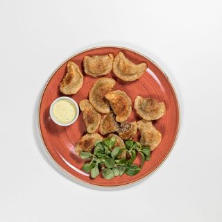 Zestaw Pierogi pieczone mięso 8szt