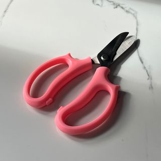 Секатор для квітів рожевий