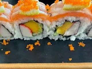 Uramaki flambe lime