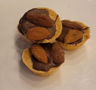 Tartlet with almonds