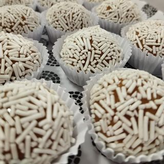 Pack 6 Brigadeiros Leite Condensado Cozido