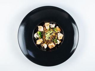 Вок з куркою та овочами в соусі теріякі 300г (300g)