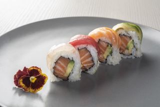 RAINBOW ROLL ( 4 PZS.)