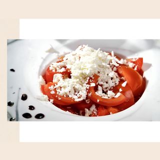 Salată de roșii cu brânză 150 g