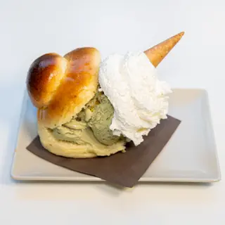 Brioche con doppia panna