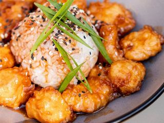 Курка в кисло-солодкому соусі (250г)