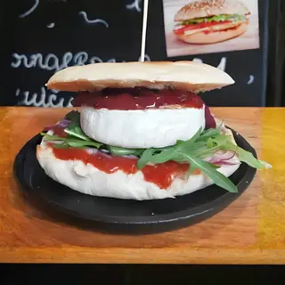 Zestaw Burger Burak-Camembert+ Coca-Cola puszka 0,33l !