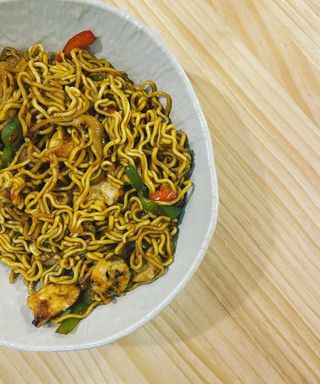 Wok De Noodles Con Pollo Y Gambas