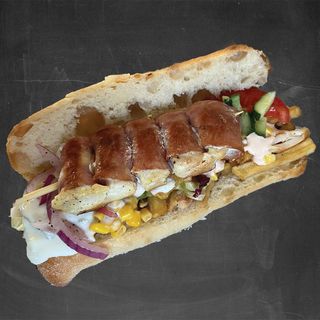 Sandwich frigăruie pui cu bacon