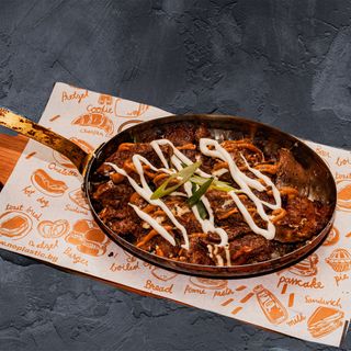 Пилешки дробчета с пресен лук и два вида сос   300г