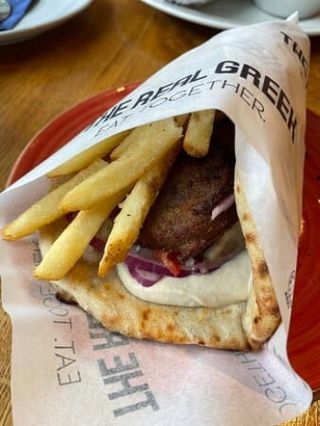 Pita Greek Falafel con Patatas dentro