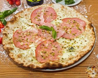 Pizza bio Bologna e zola