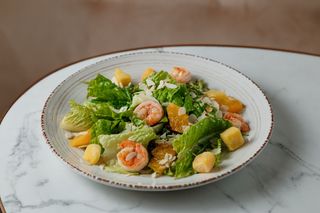 З креветкою манго та апельсином