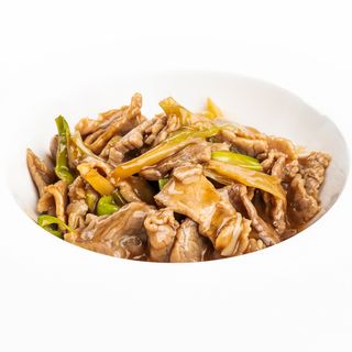Manzo con funghi e bambu