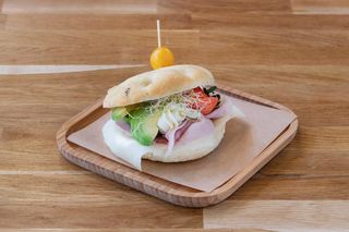 Bocadillo Philadelphia, Jamón York Y Queso