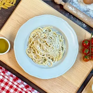 Spaghetti cacio e pepe