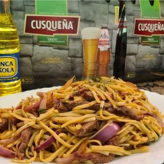 Tallarín saltado 