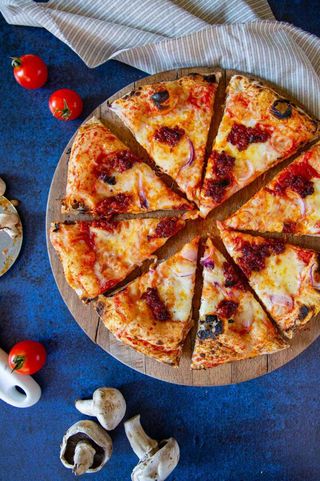 Spicy Calabria pizza iz peći na drva