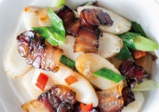 Pasta de arroz con ternera