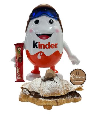 Cornetto Tronchi con crema gianduia e nocciole