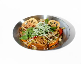 Tofu-Shimei com Molho Hoisin e Noodles / Arroz