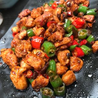 55.Pollo con guindilla