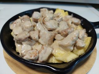 Media Ración Raxo al Cabrales Con Patatas