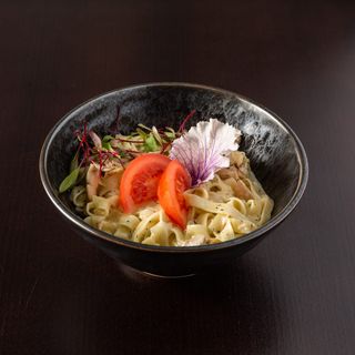 Tagliatelle z kurczakiem na sosie śmietanowym