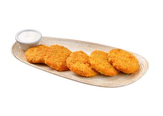 Спаначени кюфтенца с киноа, червени чушки и опушен млечен сос (350г)