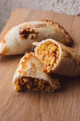 Empanada De Pollo Al Curry (1 Ud.)