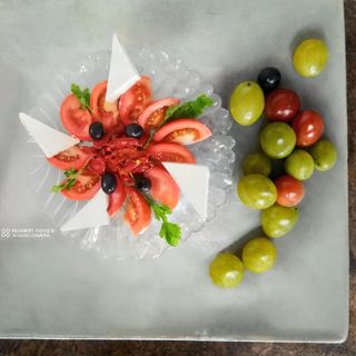 Домати със сметаново сирене и печени чушки