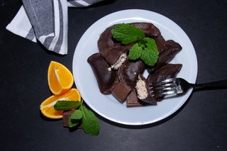 Pierogi czekoladowy z serem na słodko 8szt.