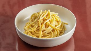 Spaghetti burro e crema al tartufo