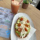 Tostada con aguacate