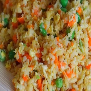 16- Arroz Frito Con Tres Delicias