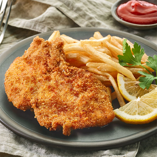 Escalope Napolitano + ración de patatas fritas caseras + ensalada LTC