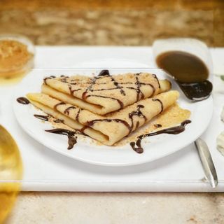 Palačinka sa Nutellom, višnjom  i orasima