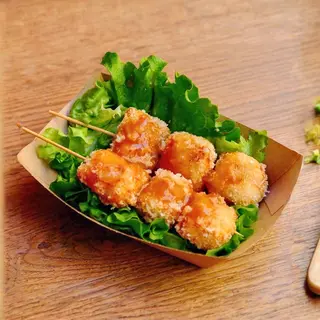 Spiedino dậu chiên giòn sốt me - tofu croccante con salsa al tamarindo