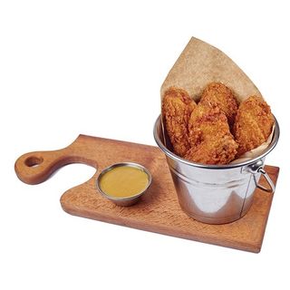 Курячі крильця з медово-гірчичним соусом (190/50г)