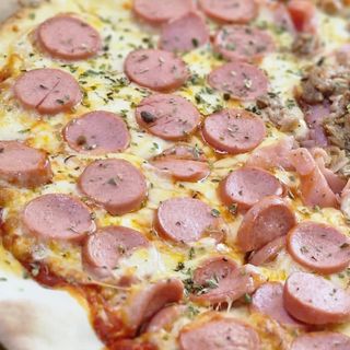 Pizza Frankfurt (mediana)