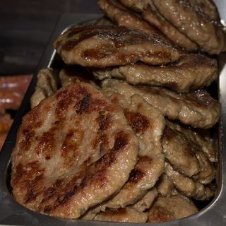 Domaćinska punjena pljeskavica